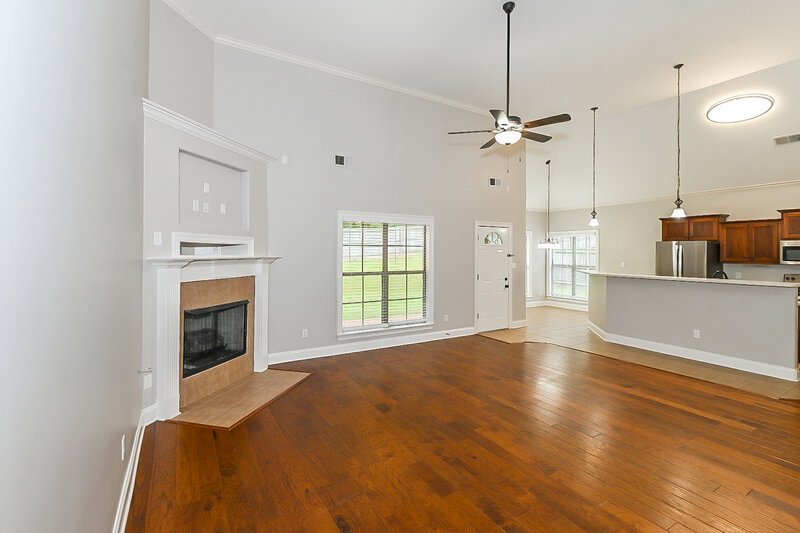 2,000/Mo, 1374 Lake Front Dr E Hernando, MS 38632 Living Room View