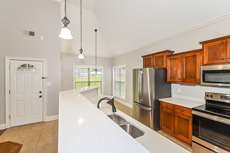 2,000/Mo, 1374 Lake Front Dr E Hernando, MS 38632 Kitchen View 3
