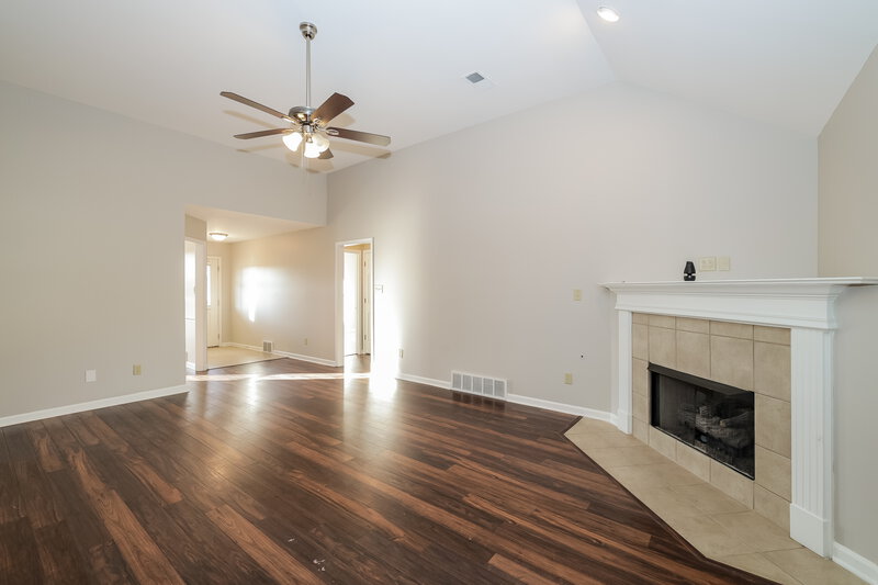 2,340/Mo, 120 Brookwood Cir Oakland, TN 38060 Living Room View 2