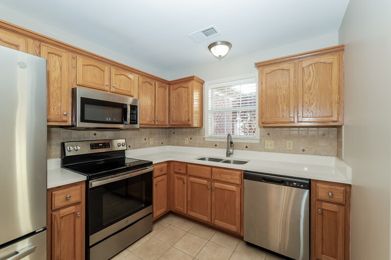 2,340/Mo, 120 Brookwood Cir Oakland, TN 38060 Kitchen View 2