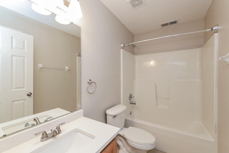2,340/Mo, 120 Brookwood Cir Oakland, TN 38060 Bathroom View