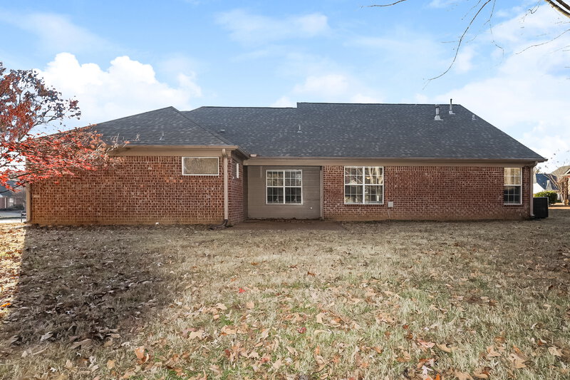 2,340/Mo, 120 Brookwood Cir Oakland, TN 38060 Rear View