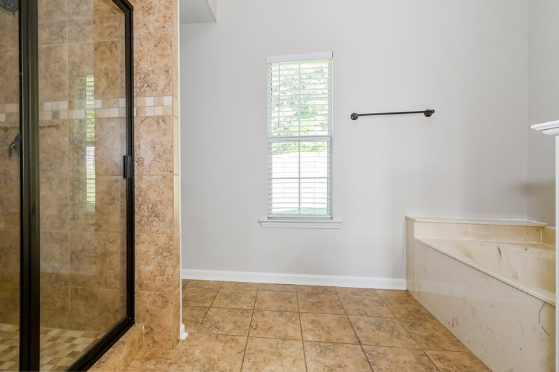 2,415/Mo, 8873 Lezlarken Ln Olive Branch, MS 38654 Main Bathroom View 2