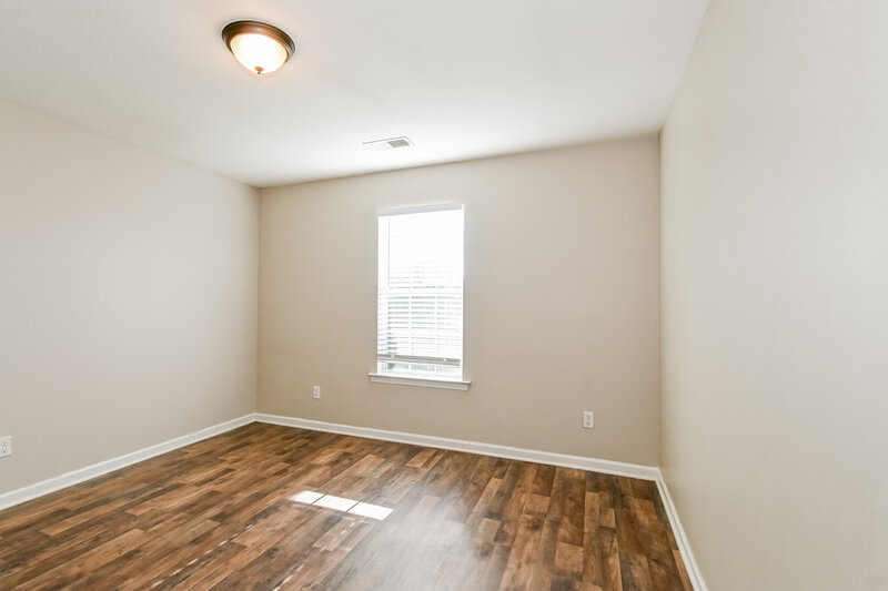 2,415/Mo, 8873 Lezlarken Ln Olive Branch, MS 38654 Bedroom View 3