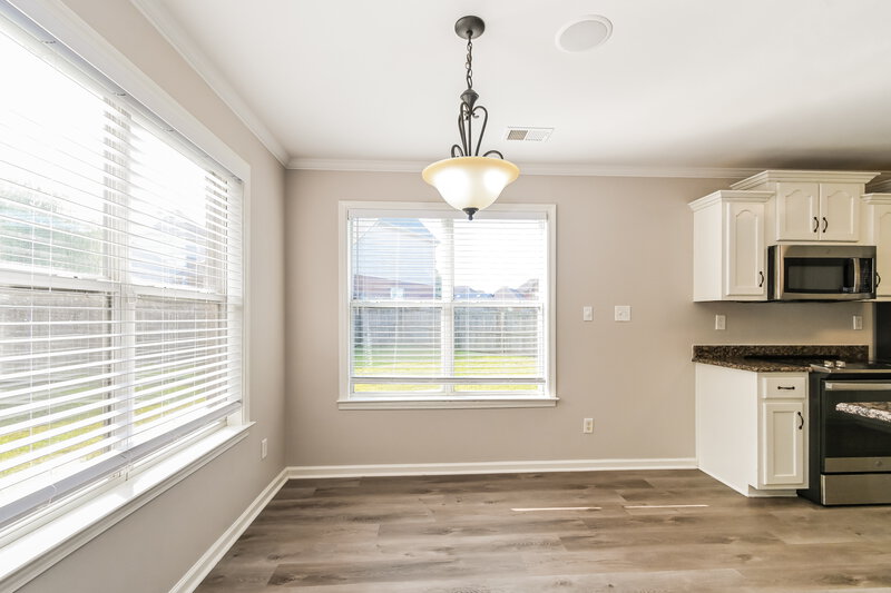 2,450/Mo, 4224 St Anne Cove Southaven, MS 38672 Breakfast Nook View