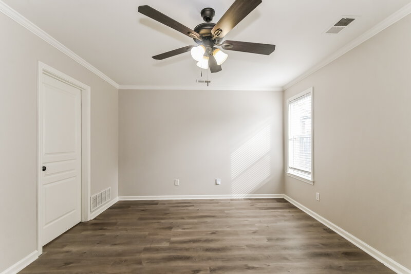 2,450/Mo, 4224 St Anne Cove Southaven, MS 38672 Main Bedroom View