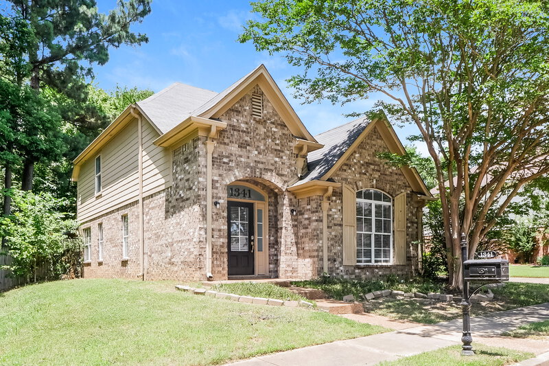 2,220/Mo, 1341 Broadstone Ln Cordova, TN 38016 Front View