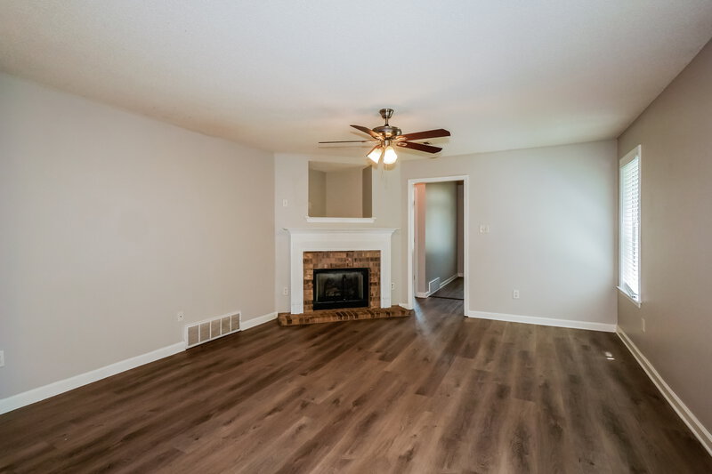 2,220/Mo, 1341 Broadstone Ln Cordova, TN 38016 Living Room View