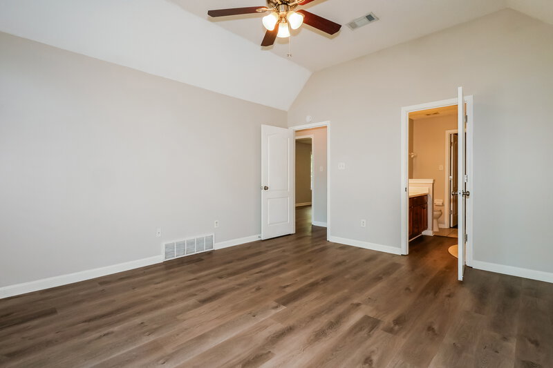 2,220/Mo, 1341 Broadstone Ln Cordova, TN 38016 Main Bedroom View