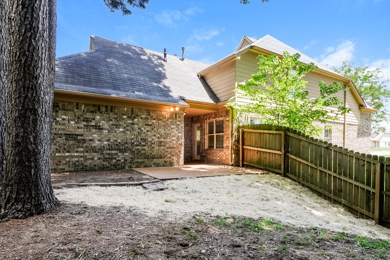 2,220/Mo, 1341 Broadstone Ln Cordova, TN 38016 Rear View