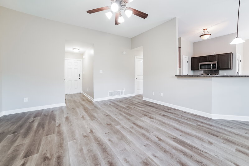 1,815/Mo, 8152 Park Pike Dr Southaven, MS 38671 Living Room View