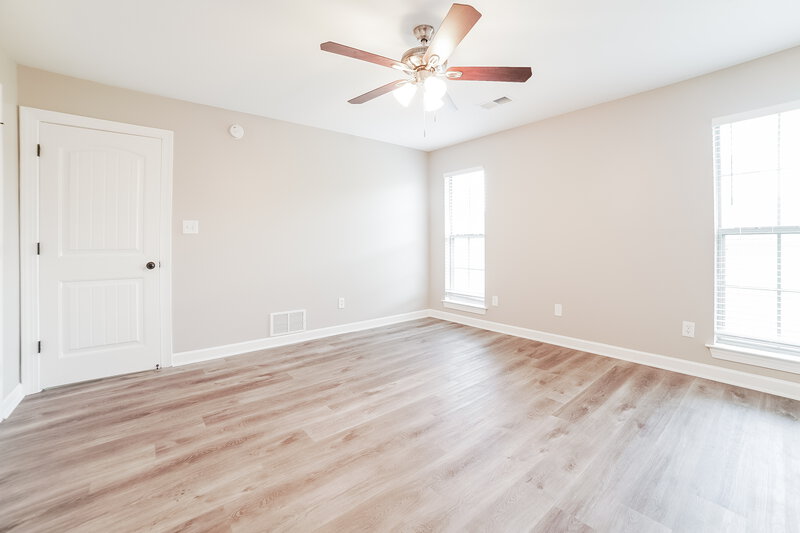 1,815/Mo, 8152 Park Pike Dr Southaven, MS 38671 Main Bedroom View 2