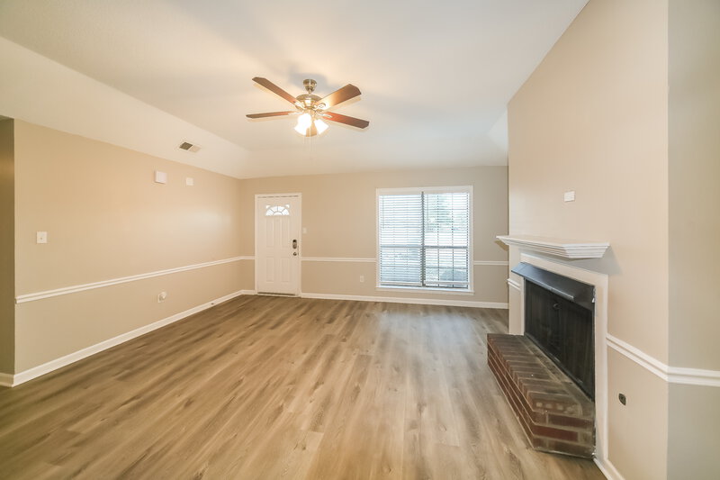 1,780/Mo, 7023 Andrews Rd Bartlett, TN 38135 Living Room View