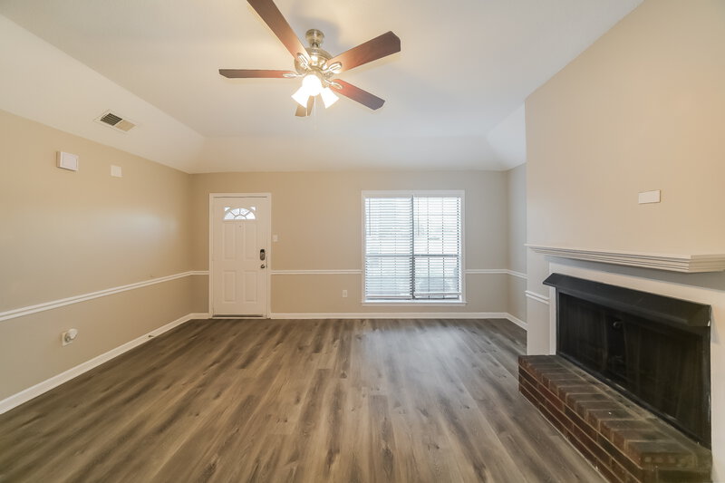 1,780/Mo, 7023 Andrews Rd Bartlett, TN 38135 Living Room View 2