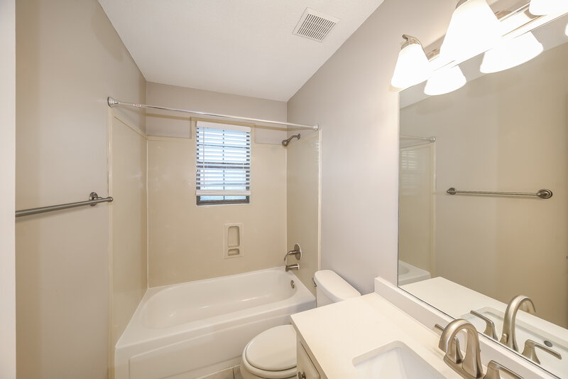 1,780/Mo, 7023 Andrews Rd Bartlett, TN 38135 Bathroom View