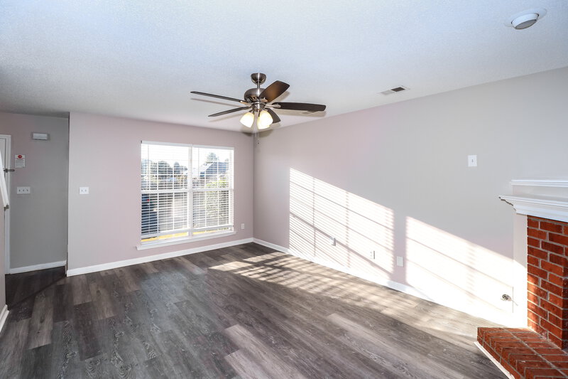 2,250/Mo, 5452 Belle Ridge Dr Arlington, TN 38002 Living Room View