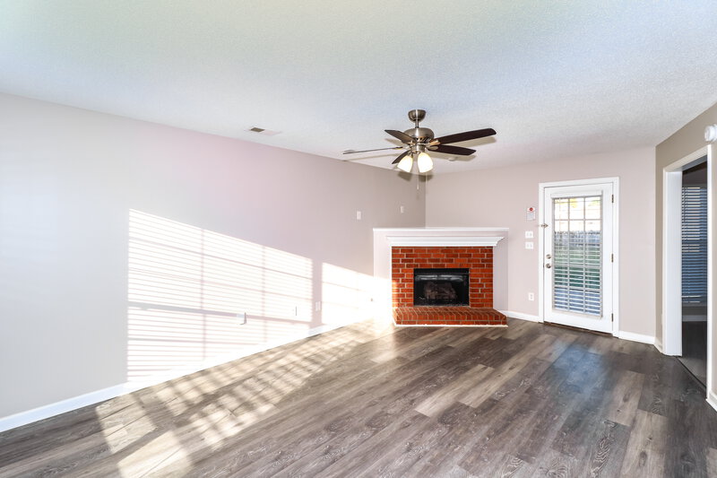 2,250/Mo, 5452 Belle Ridge Dr Arlington, TN 38002 Living Room View 2