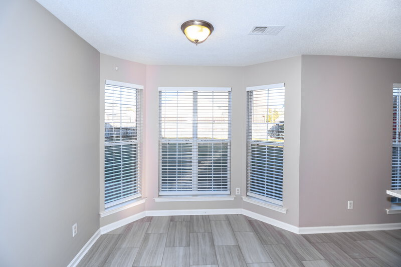 2,250/Mo, 5452 Belle Ridge Dr Arlington, TN 38002 Breakfast Nook View