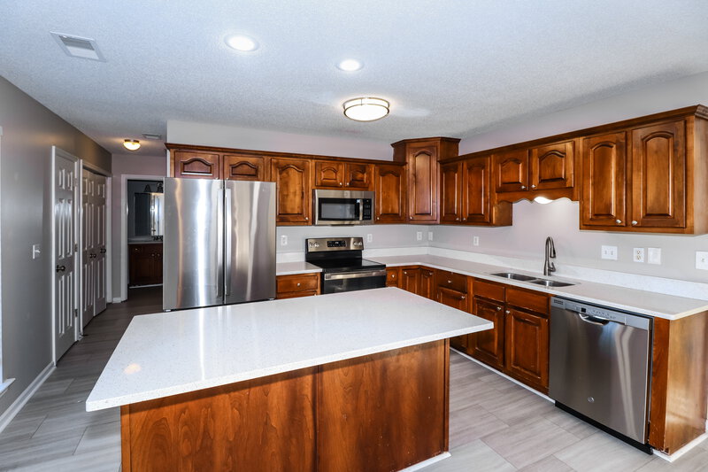 2,250/Mo, 5452 Belle Ridge Dr Arlington, TN 38002 Kitchen View 2