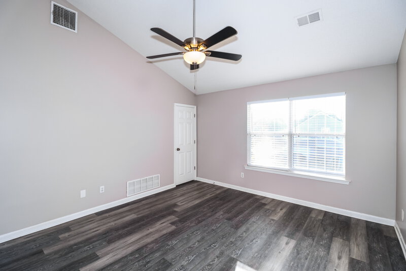 2,250/Mo, 5452 Belle Ridge Dr Arlington, TN 38002 Main Bedroom View 2