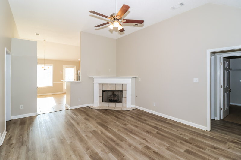 1,605/Mo, 1187 Destin Dr Cordova, TN 38018 Living Room View