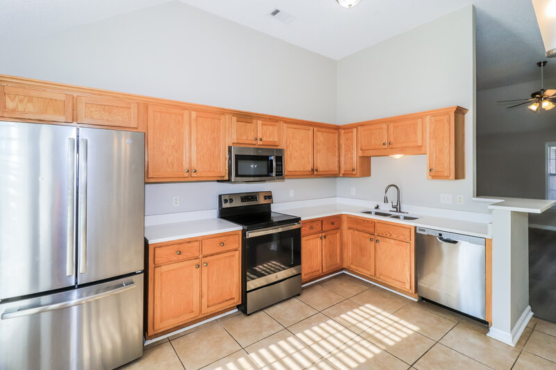 1,605/Mo, 1187 Destin Dr Cordova, TN 38018 Kitchen View 2