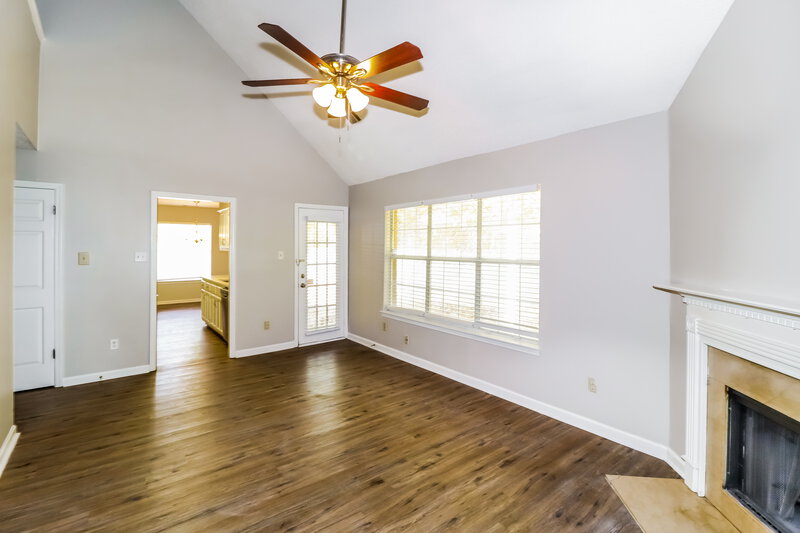 1,685/Mo, 1834 Dewars Cove N Cordova, TN 38016 Living Room View 2