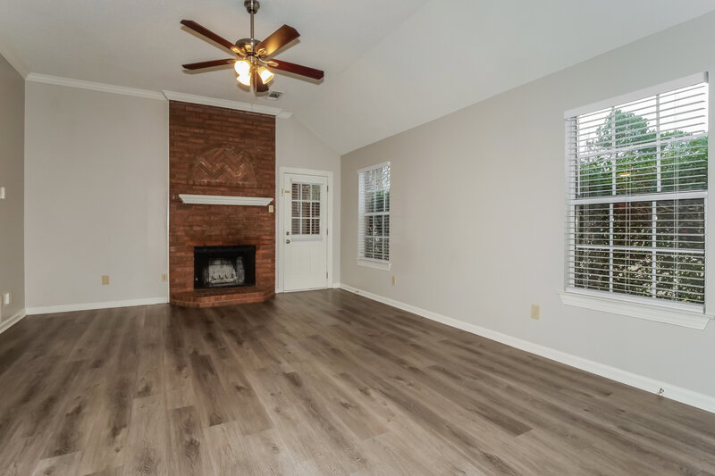 1,785/Mo, 3158 Clubview Cove N Lakeland, TN 38002 Living Room View