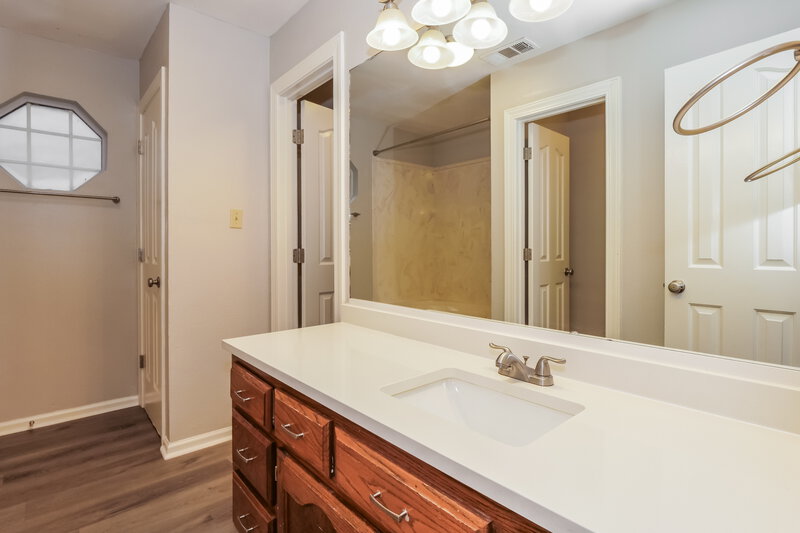 1,785/Mo, 3158 Clubview Cove N Lakeland, TN 38002 Main Bathroom View