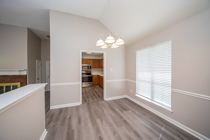 2,360/Mo, 4880 Barkshire Dr Memphis, TN 38141 Dining Room View 2