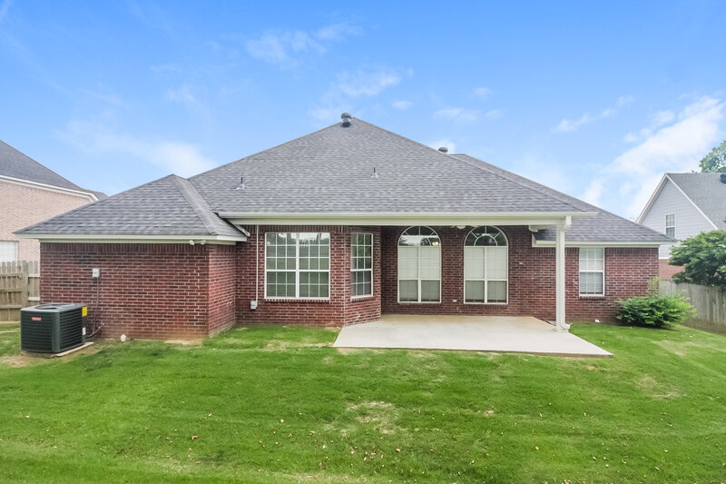 1,995/Mo, 7201 Arcastle Loop W Southaven, MS 38671 Rear View