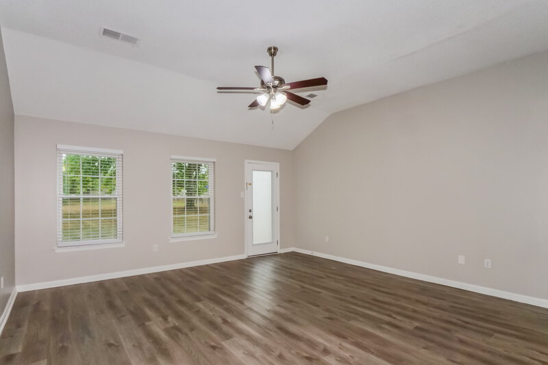1,650/Mo, 9831 Riggan Dr Olive Branch, MS 38654 Living Room View 2