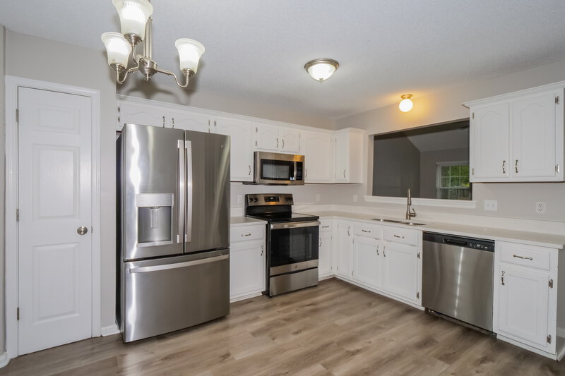 1,650/Mo, 9831 Riggan Dr Olive Branch, MS 38654 Kitchen View