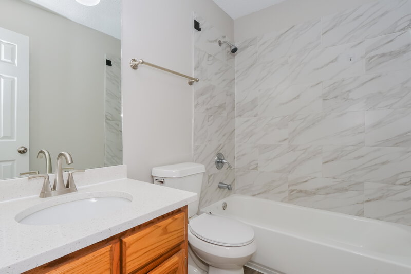 1,650/Mo, 9831 Riggan Dr Olive Branch, MS 38654 Main Bathroom View