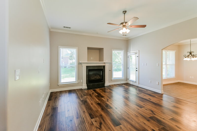 2,595/Mo, 7032 Apache Dr Olive Branch, MS 38654 Living Room View