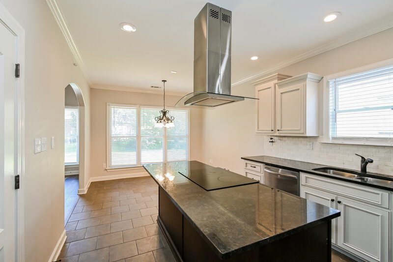 2,595/Mo, 7032 Apache Dr Olive Branch, MS 38654 Kitchen View