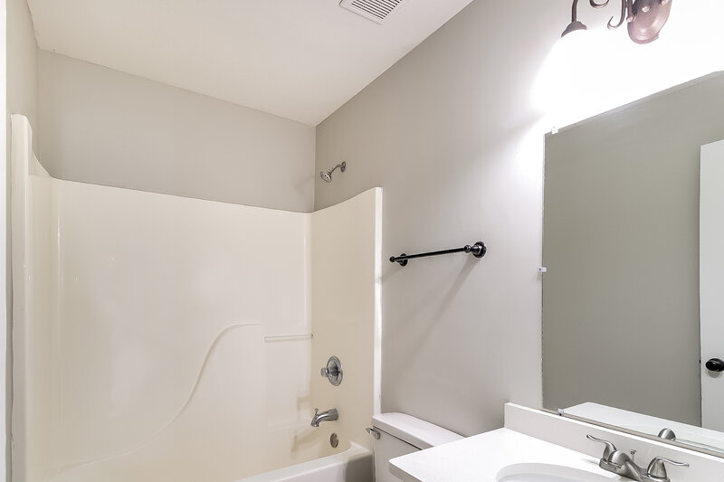 2,415/Mo, 4298 Arabella Dr Southaven, MS 38672 Bathroom View 2