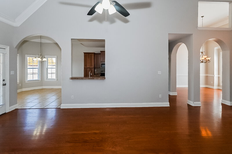 2,125/Mo, 4929 Rosebrook Cir W Southaven, MS 38672 Living Room View 2