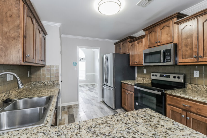 1,940/Mo, 4213 St Anne Cove Southaven, MS 38672 Kitchen View 2