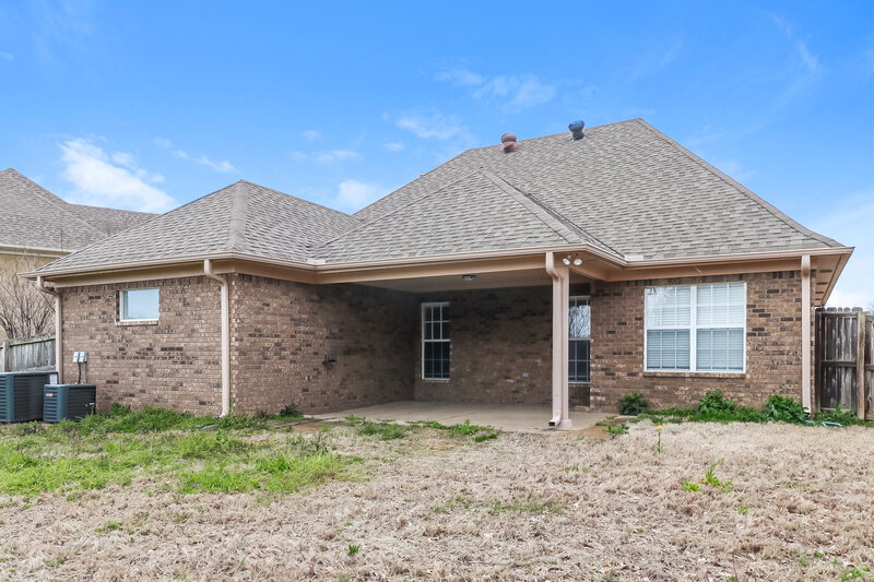 1,940/Mo, 4213 St Anne Cove Southaven, MS 38672 Rear View