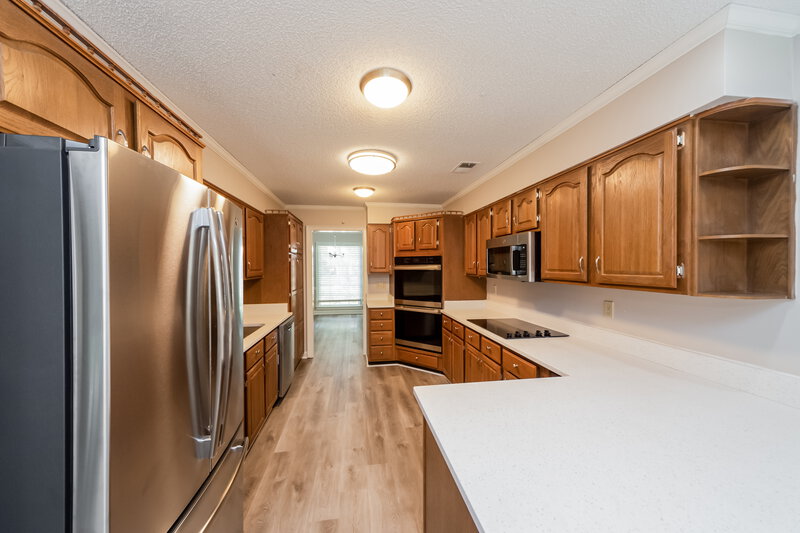 1,900/Mo, 7565 Woody Hollow Cove Memphis, TN 38125 Kitchen View 2