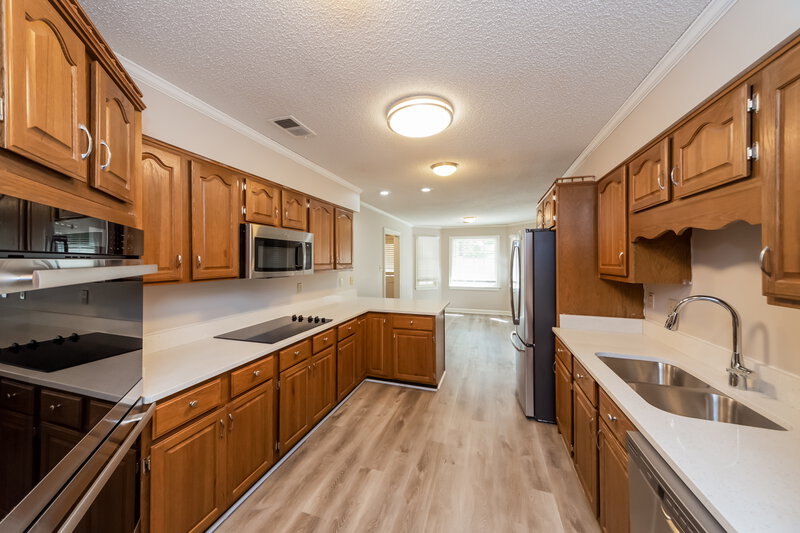 1,900/Mo, 7565 Woody Hollow Cove Memphis, TN 38125 Kitchen View 3