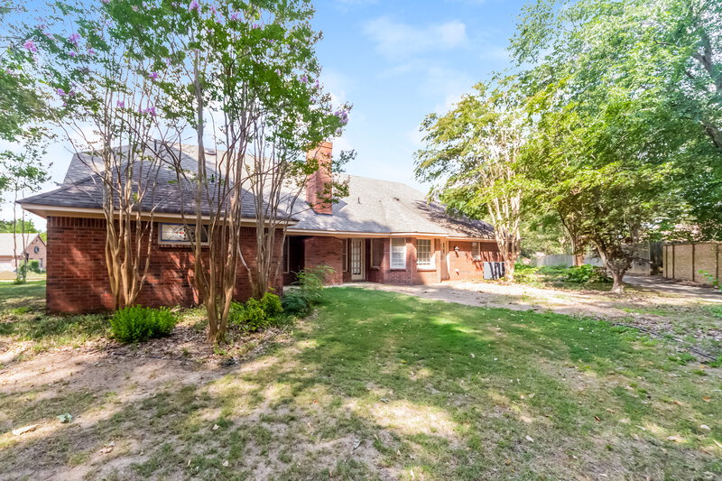 1,900/Mo, 7565 Woody Hollow Cove Memphis, TN 38125 Rear View 2