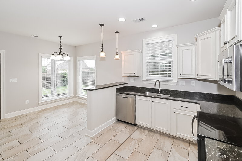 2,225/Mo, 4688 W Petite Loop Olive Branch, MS 38654 Kitchen View 2