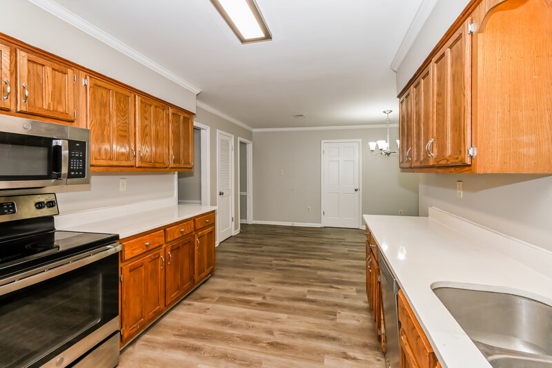 2,275/Mo, 861 White Pine Dr Southaven, MS 38671 Kitchen View 2