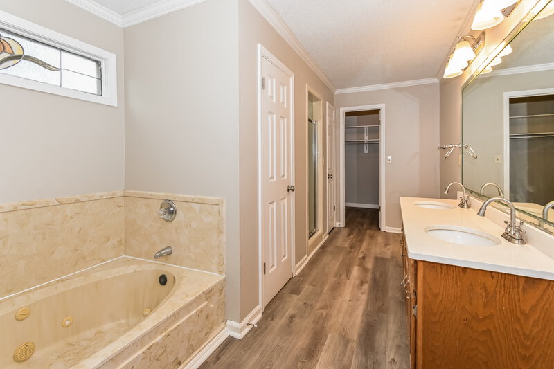 2,275/Mo, 861 White Pine Dr Southaven, MS 38671 Main Bathroom View