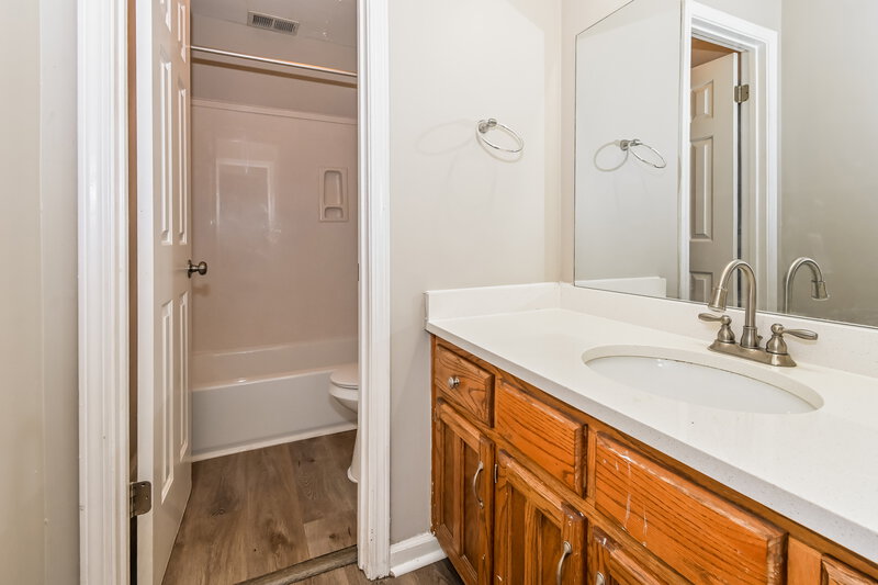 2,275/Mo, 861 White Pine Dr Southaven, MS 38671 Bathroom View