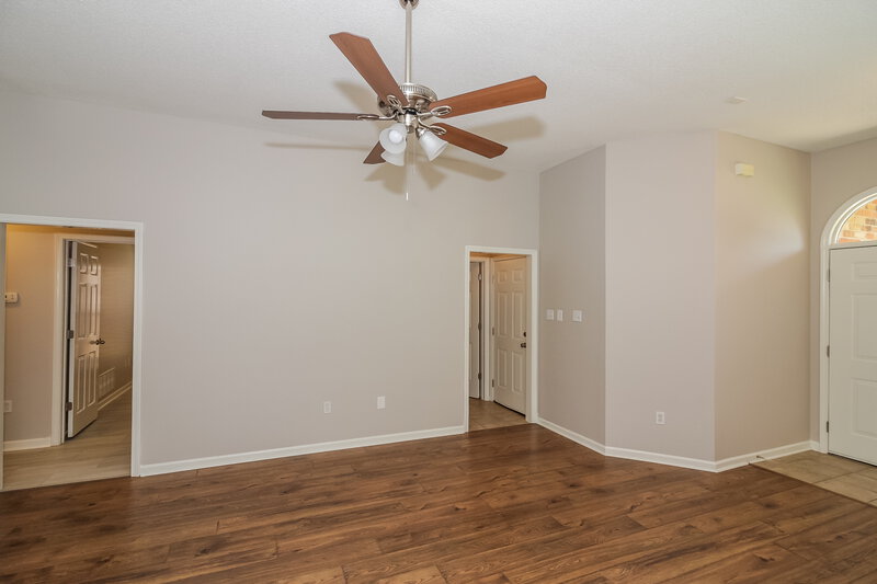 1,890/Mo, 824 W E Ross Pkwy Southaven, MS 38671 Living Room View 3
