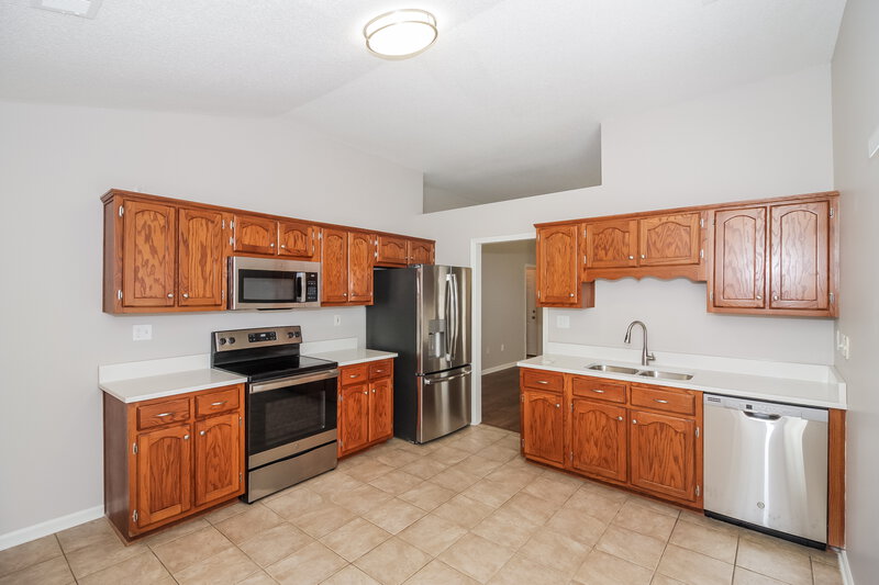 1,890/Mo, 824 W E Ross Pkwy Southaven, MS 38671 Kitchen View