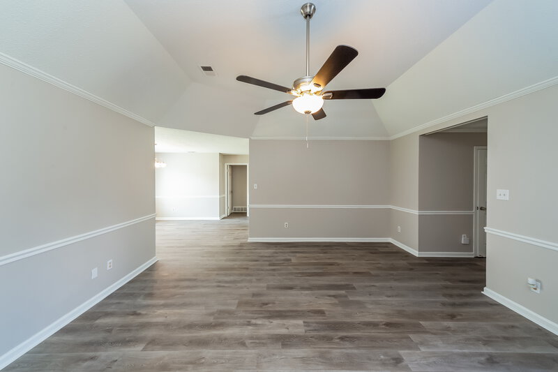 1,870/Mo, 4015 Moonstone Cove Memphis, TN 38125 Living Room View 2